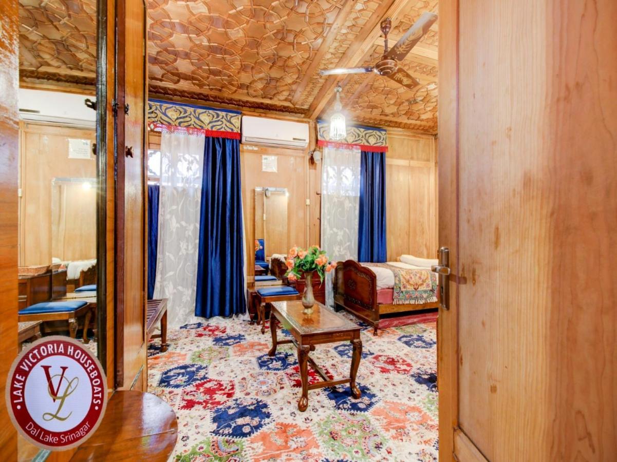 Lake Victoria Houseboats Bed & Breakfast Srinagar  Exterior photo